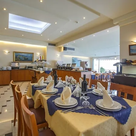 Hotel Tolo מלון טולון