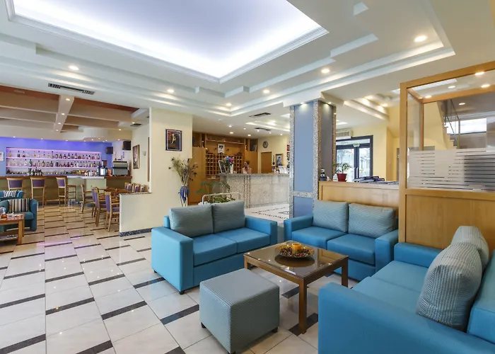 Hotel Tolo 3* טולון