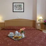 Hotel Tolo トロン