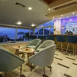 ホテル Hotel Tolo 3*