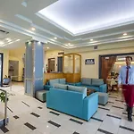 ホテル Hotel Tolo トロン