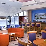 酒店 托隆酒店 3*