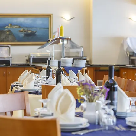 Hotel Tolo فندق تولو