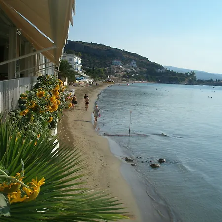 Hotel Tolo فندق