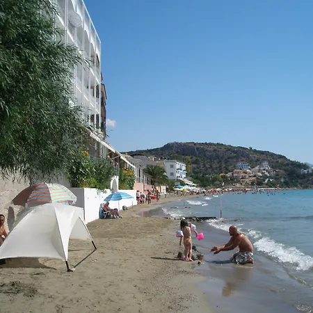 Hotel Tolo 3* تولو