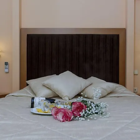 Hotel Tolo Hotel