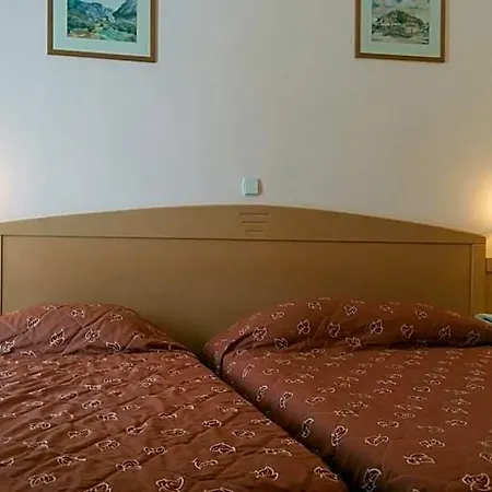 Hotel Tolo فندق 3*