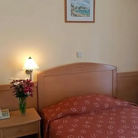 Hotel Tolo تولو