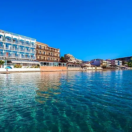 فندق Hotel Tolo تولو