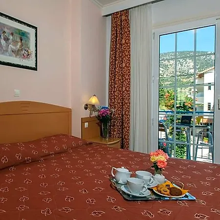 Hotel Tolo فندق