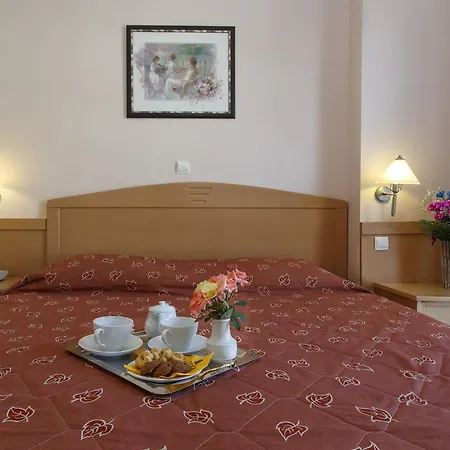 Hotel Tolo Hotel