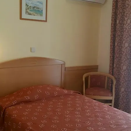 فندق Hotel Tolo