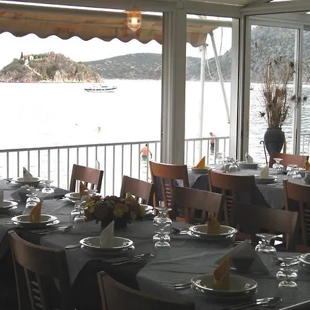 فندق Hotel Tolo 3*
