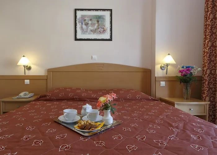 Hotel Tolo Szálloda