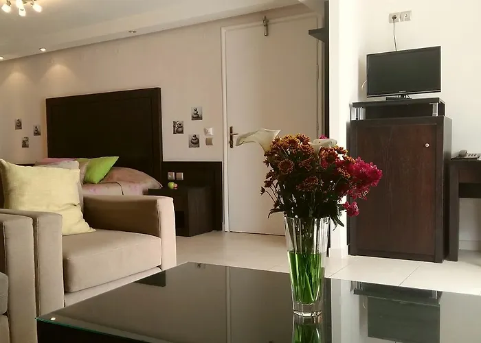 Hotel Tolo Szálloda
