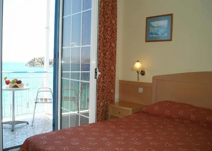 Hotel Tolo 3*